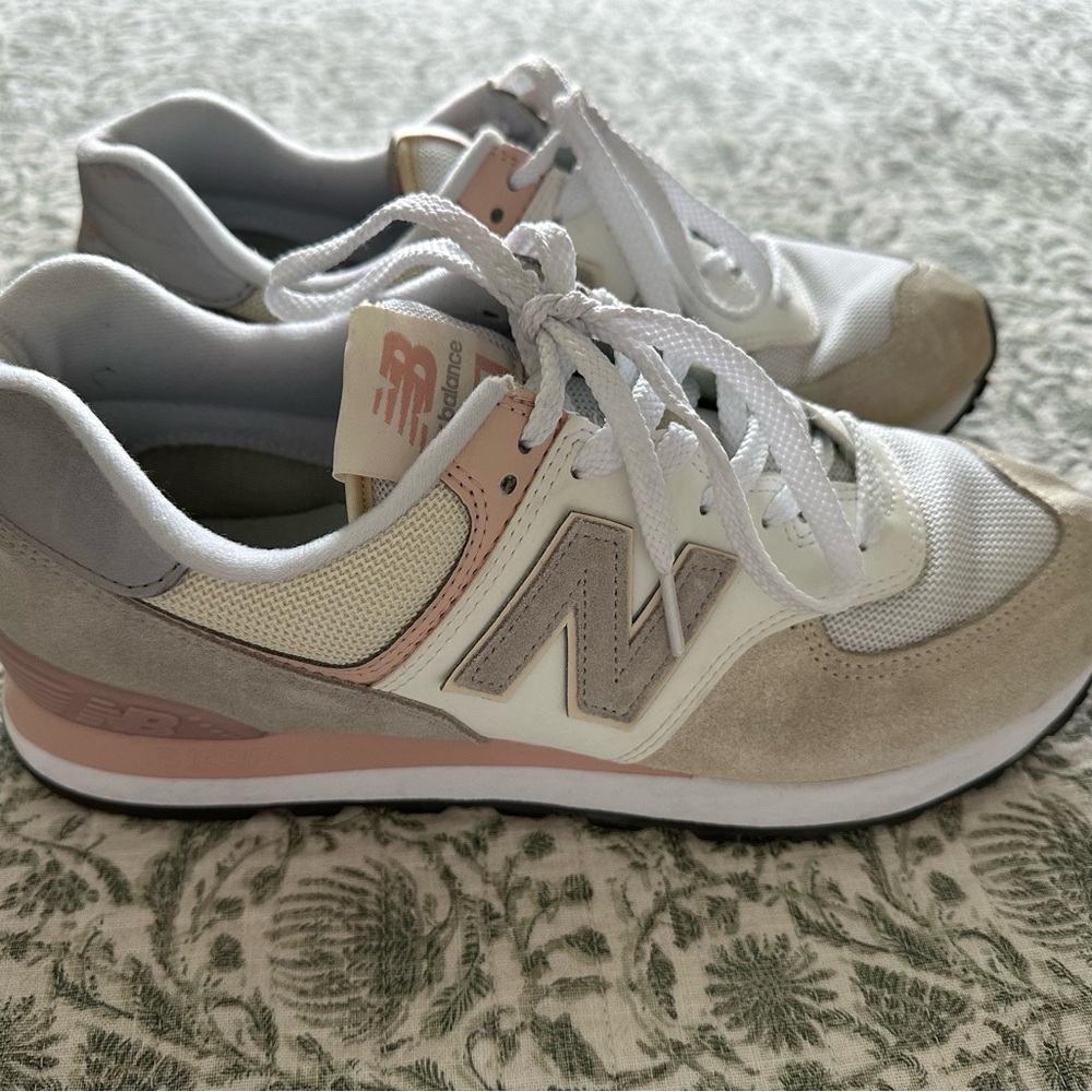 New Balance Sneaker